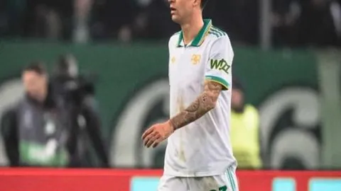 切尔西连败再遭伊镇逆转，帕尔默失误成败因